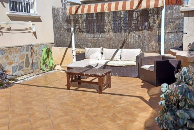 Z drugiej ręki - Bungalow -
Orihuela Costa - Los Almendros-la Florida