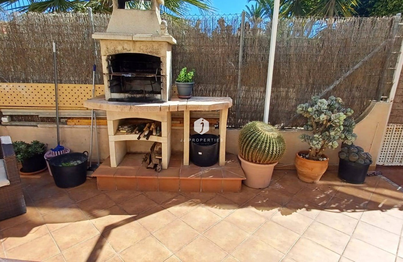 Z drugiej ręki - Bungalow -
Orihuela Costa - Los Almendros-la Florida