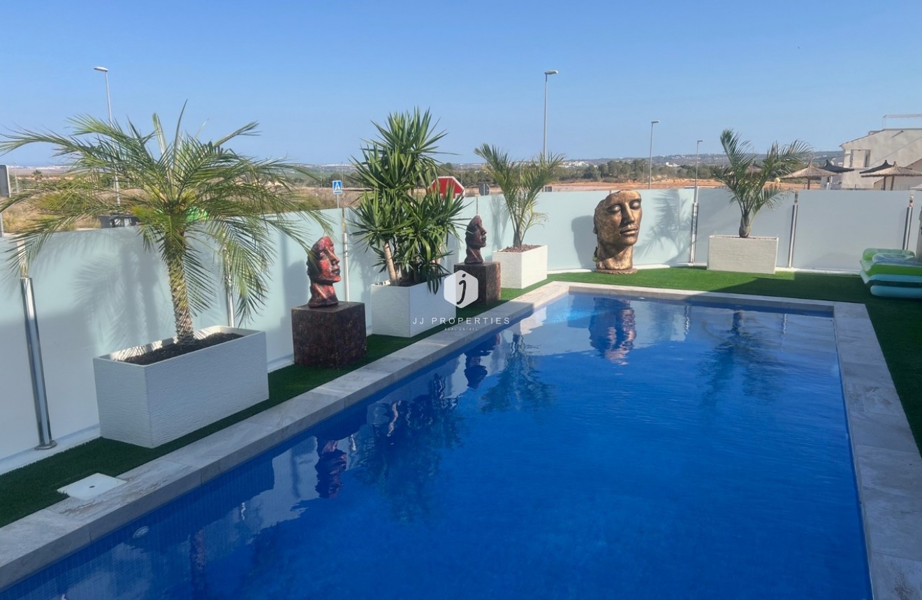 Z drugiej ręki - Villa -
Los Montesinos - Costa Blanca