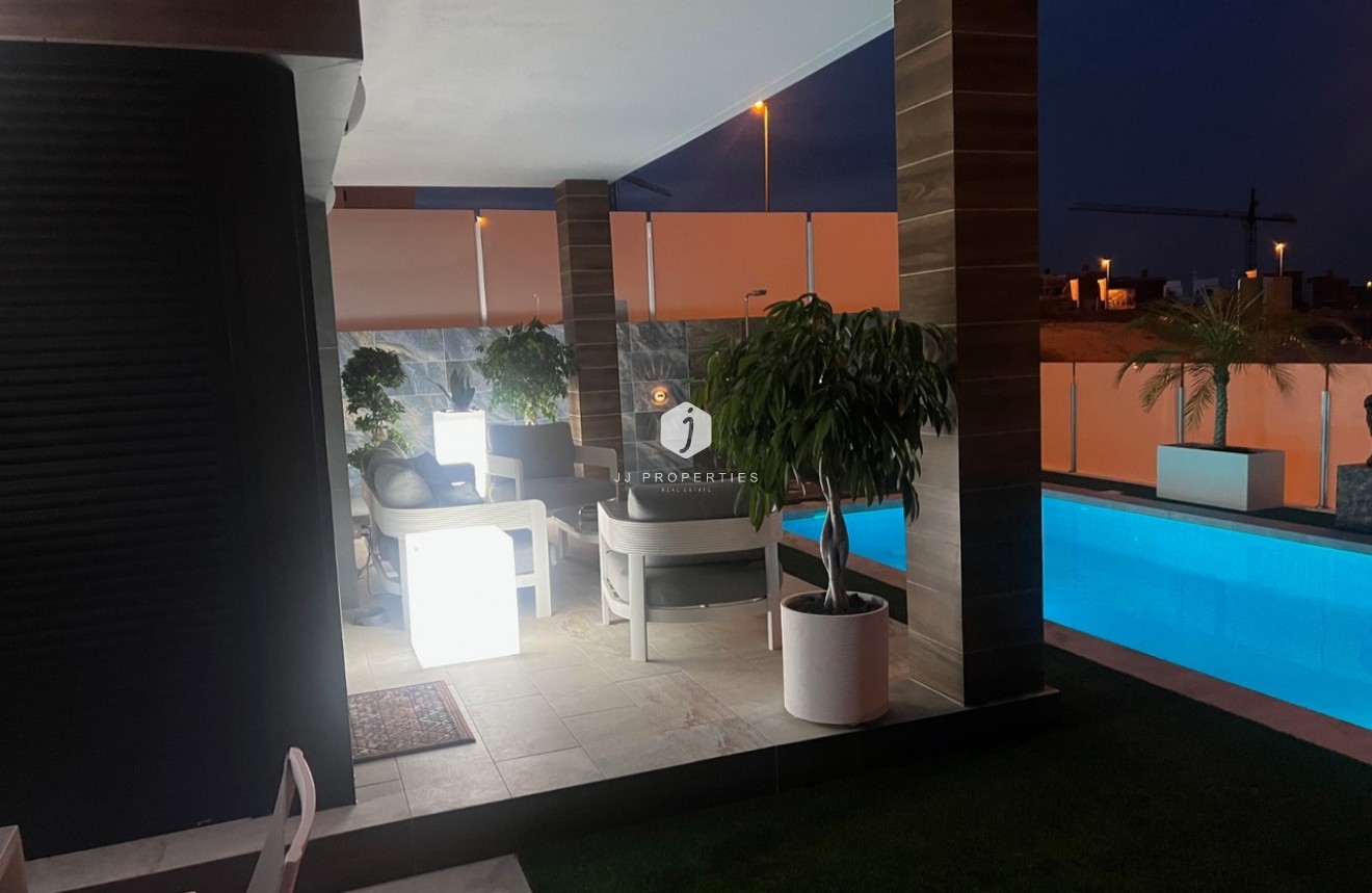 Z drugiej ręki - Villa -
Los Montesinos - Costa Blanca