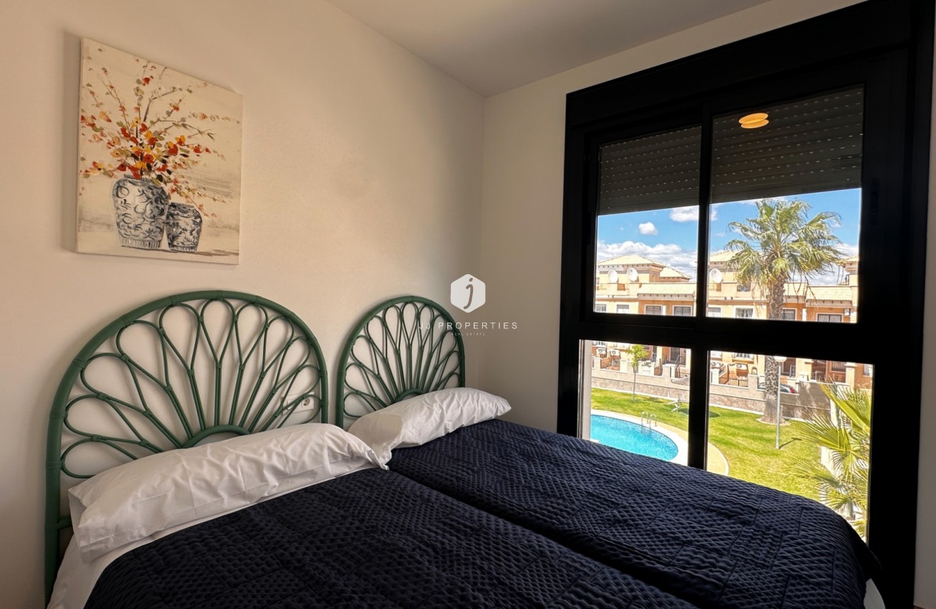 Z drugiej ręki - Mieszkanie w bloku -
Orihuela Costa - Costa Blanca