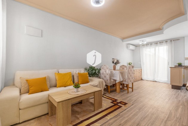 Z drugiej ręki - Szalet -
Orihuela Costa - Villamartín