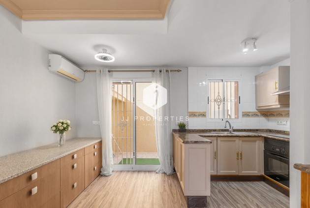 Z drugiej ręki - Szalet -
Orihuela Costa - Villamartín