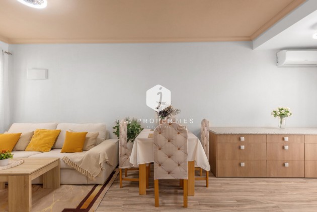 Z drugiej ręki - Szalet -
Orihuela Costa - Villamartín