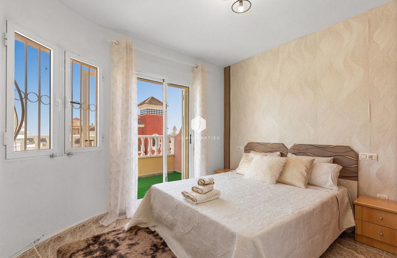 Z drugiej ręki - Szalet -
Orihuela Costa - Villamartín