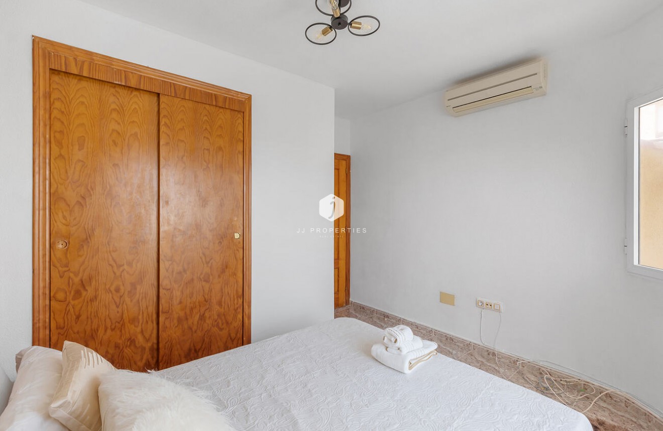 Z drugiej ręki - Szalet -
Orihuela Costa - Villamartín