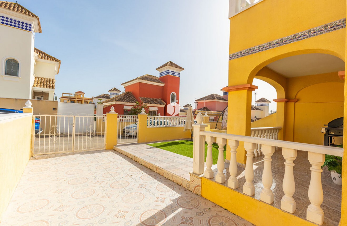 Z drugiej ręki - Szalet -
Orihuela Costa - Villamartín