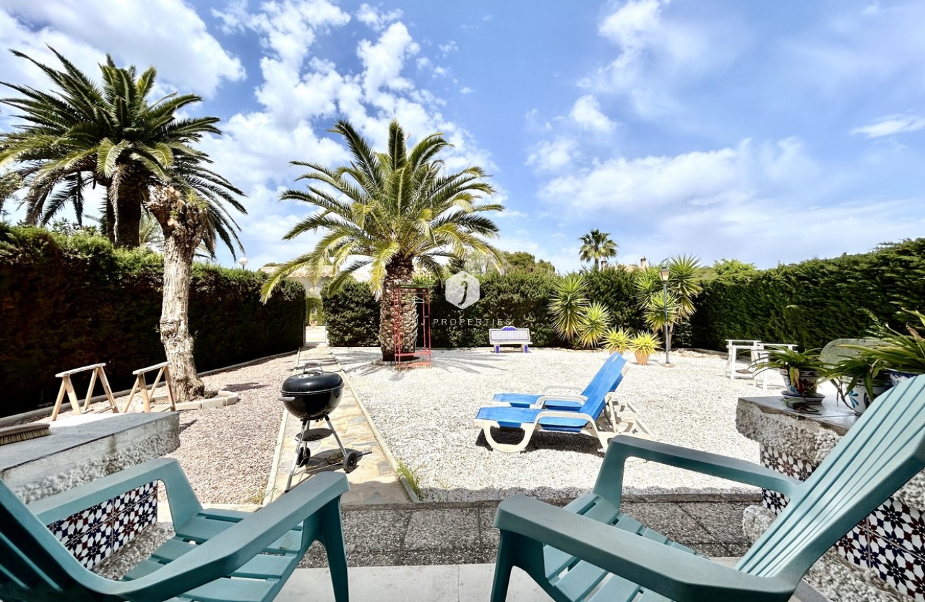 Aus zweiter Hand - Villa -
La Zenia - Costa Blanca