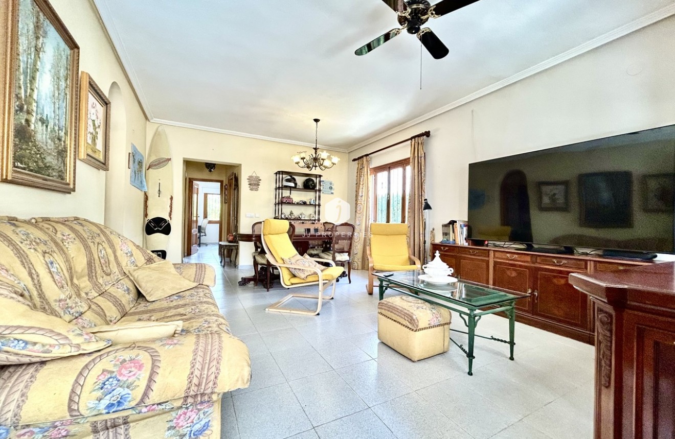 Aus zweiter Hand - Villa -
La Zenia - Costa Blanca