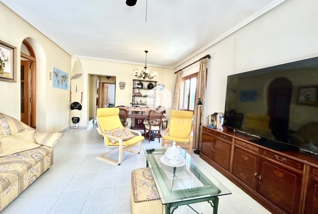 Aus zweiter Hand - Villa -
La Zenia - Costa Blanca