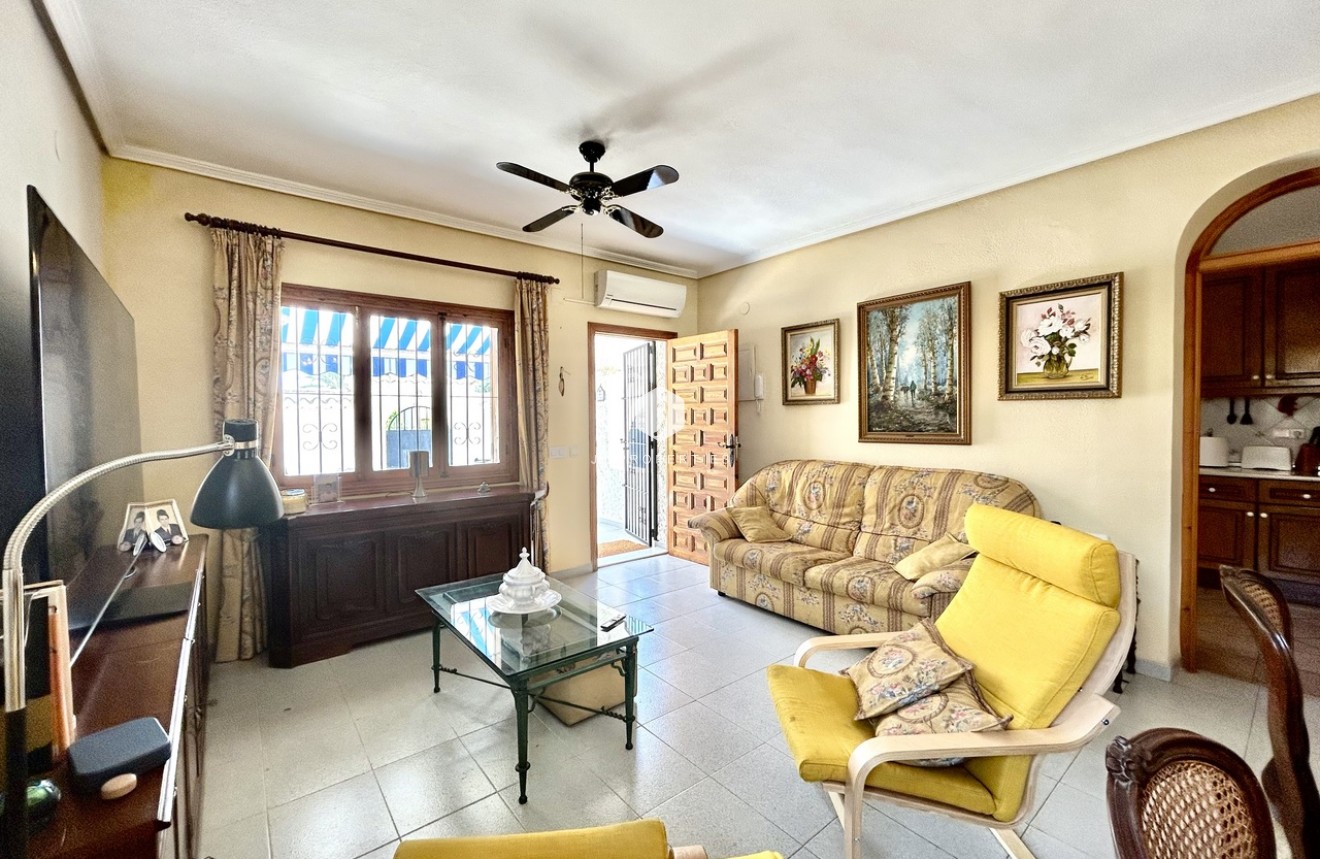 Aus zweiter Hand - Villa -
La Zenia - Costa Blanca