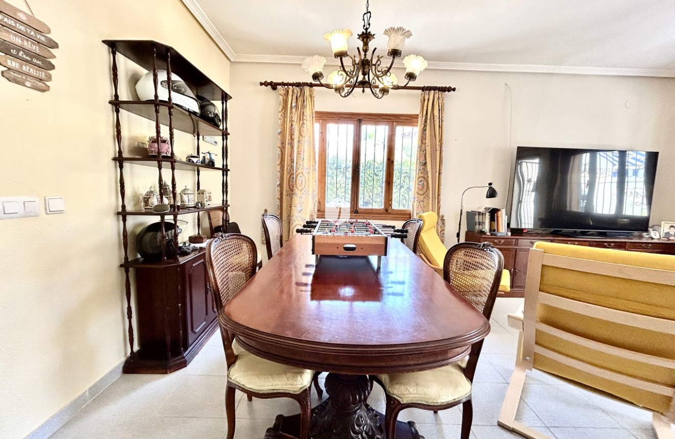 Aus zweiter Hand - Villa -
La Zenia - Costa Blanca