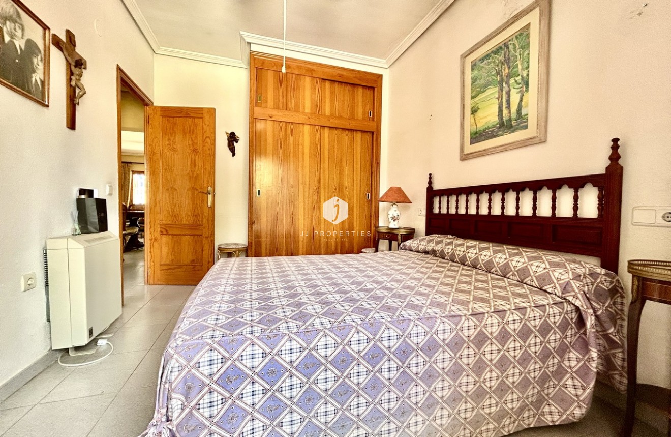 Aus zweiter Hand - Villa -
La Zenia - Costa Blanca