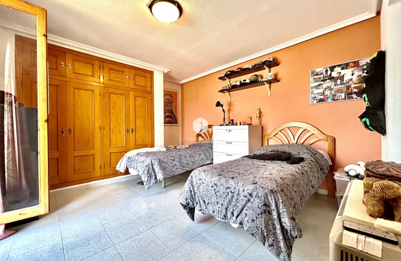 Aus zweiter Hand - Villa -
La Zenia - Costa Blanca