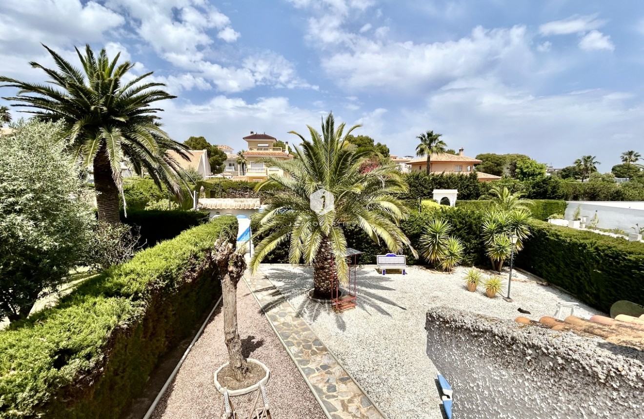 Aus zweiter Hand - Villa -
La Zenia - Costa Blanca