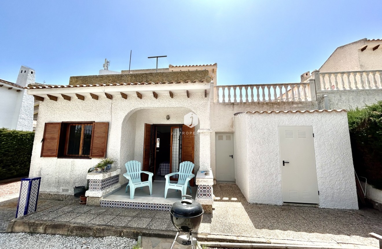 Aus zweiter Hand - Villa -
La Zenia - Costa Blanca