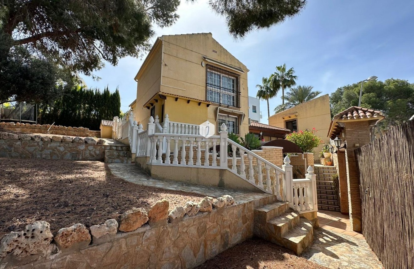 Segunda mano - Villa -
Torrevieja - Los Balcones - Los Altos del Edén