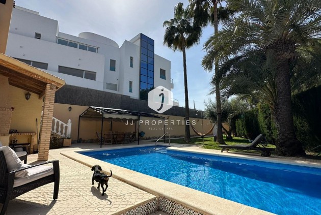 Segunda mano - Villa -
Torrevieja - Los Balcones - Los Altos del Edén