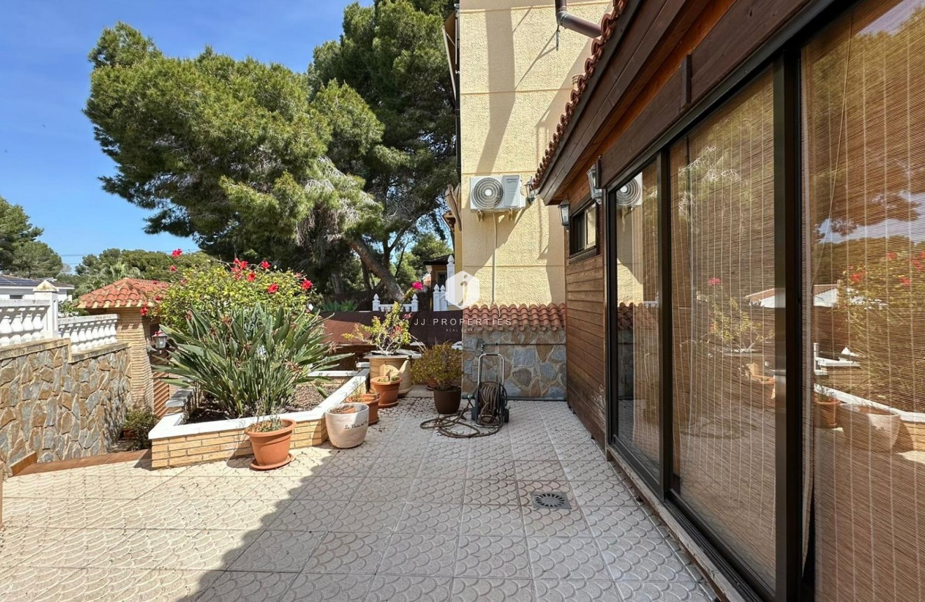 Segunda mano - Villa -
Torrevieja - Los Balcones - Los Altos del Edén