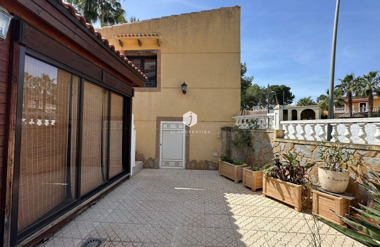 Segunda mano - Villa -
Torrevieja - Los Balcones - Los Altos del Edén