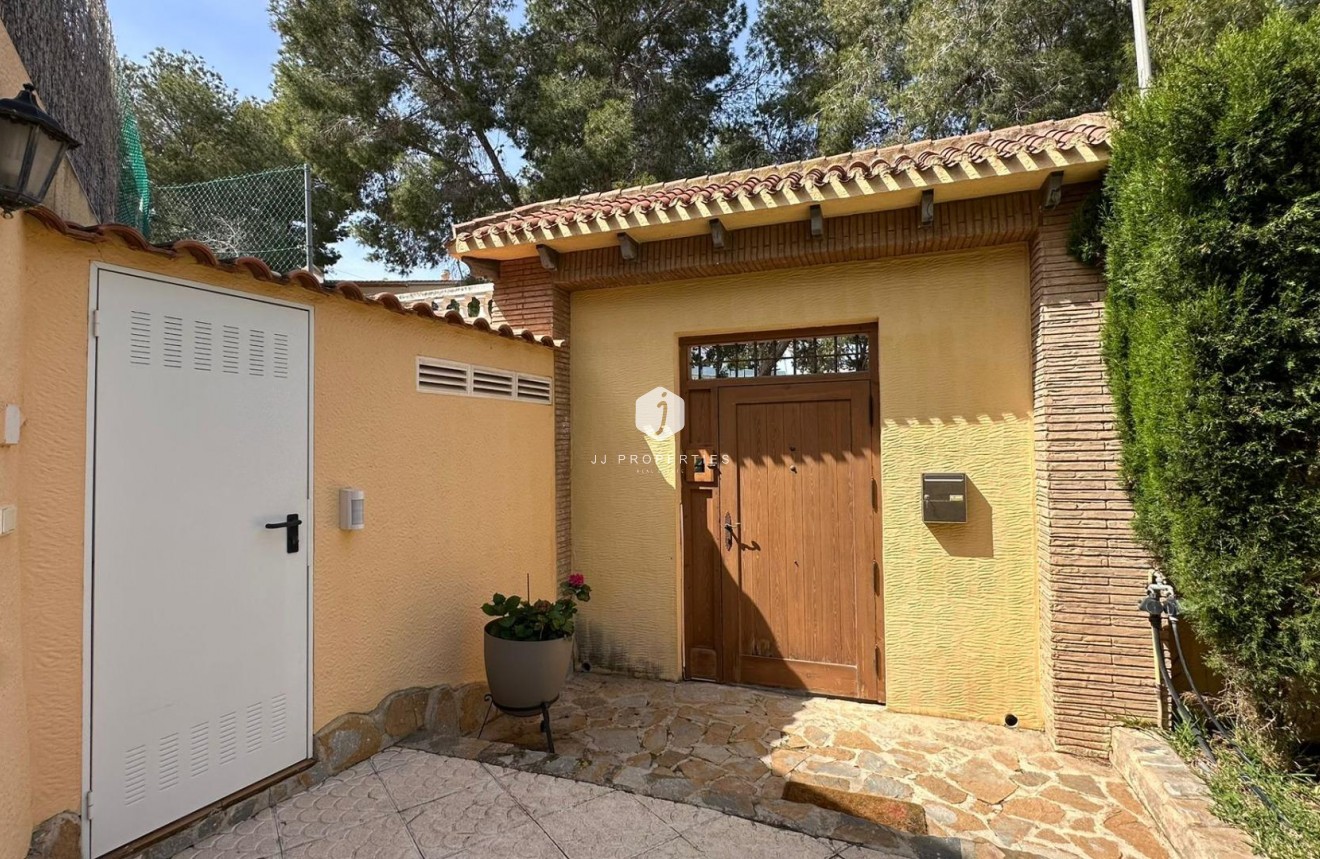 Segunda mano - Villa -
Torrevieja - Los Balcones - Los Altos del Edén