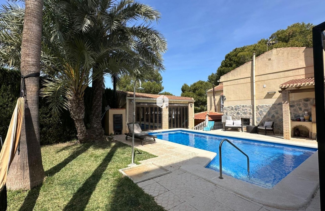 Segunda mano - Villa -
Torrevieja - Los Balcones - Los Altos del Edén