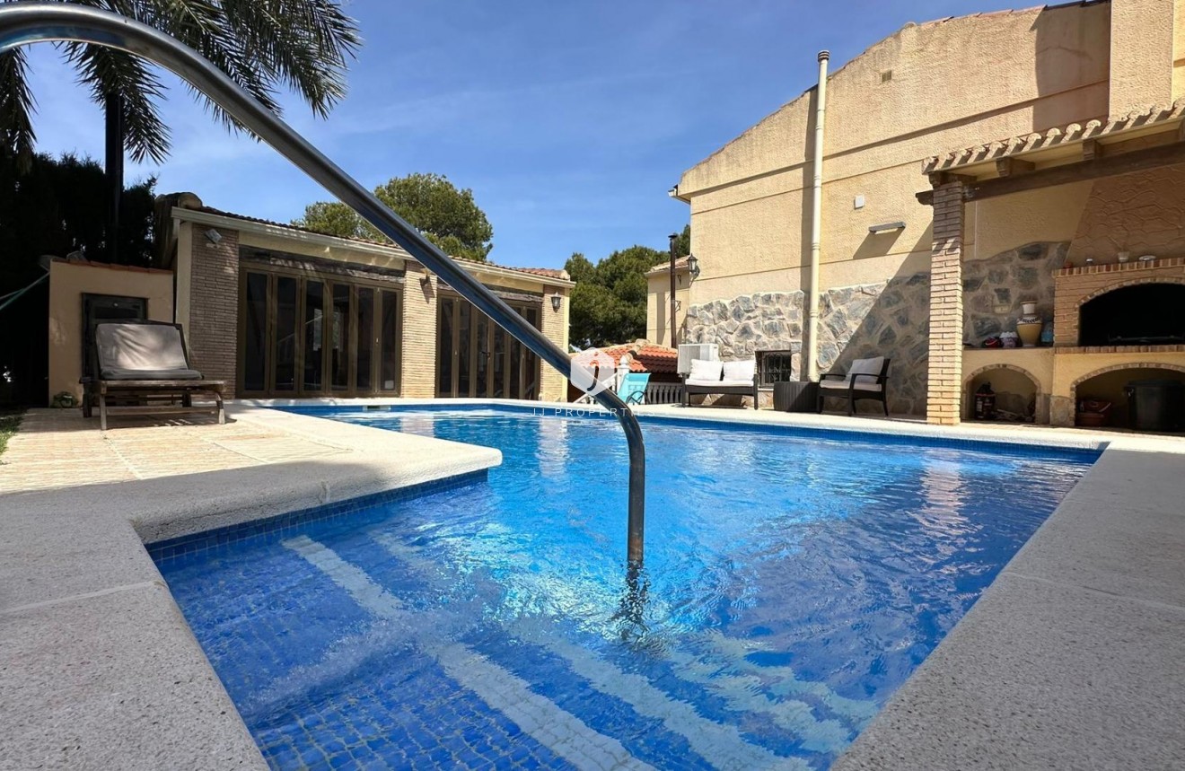 Segunda mano - Villa -
Torrevieja - Los Balcones - Los Altos del Edén