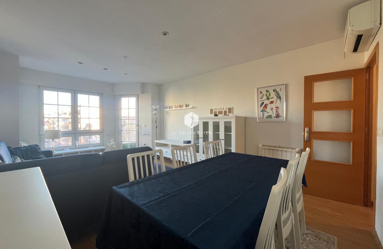 Z drugiej ręki - Mieszkanie w bloku -
Torrevieja - Centro