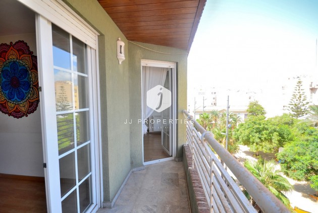 Z drugiej ręki - Mieszkanie w bloku -
Torrevieja - Centro