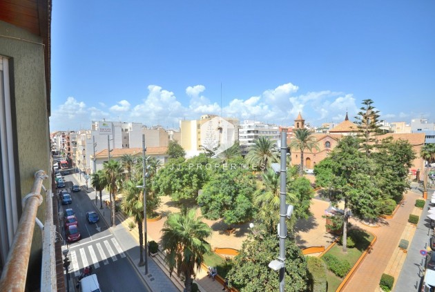 Z drugiej ręki - Mieszkanie w bloku -
Torrevieja - Centro