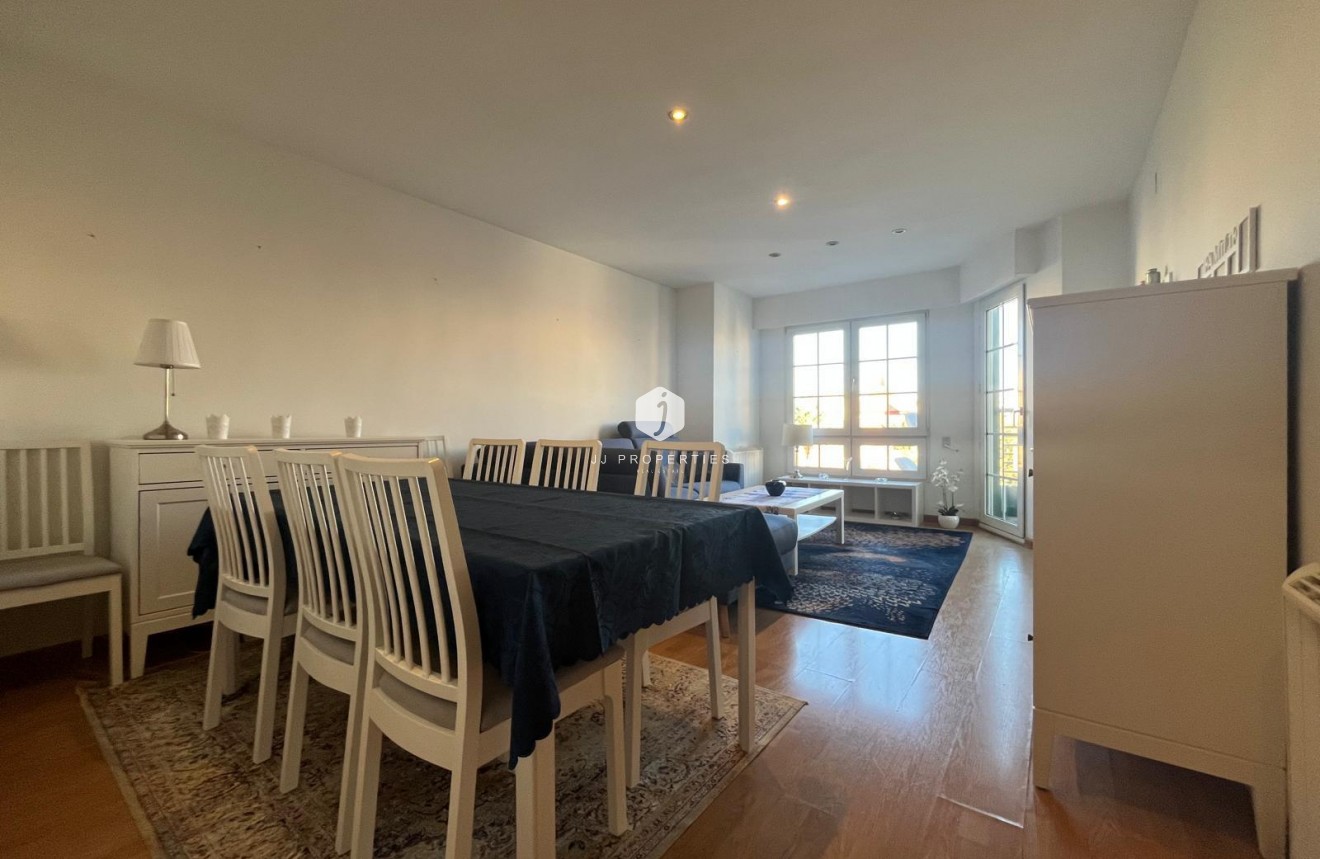 Z drugiej ręki - Mieszkanie w bloku -
Torrevieja - Centro