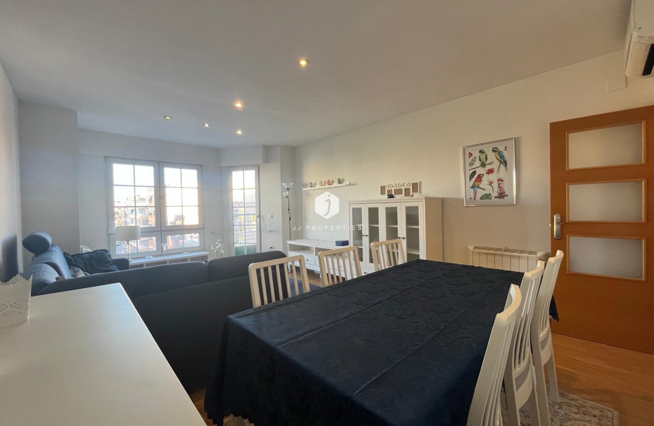 Z drugiej ręki - Mieszkanie w bloku -
Torrevieja - Centro