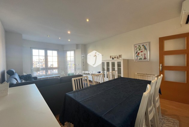 Z drugiej ręki - Mieszkanie w bloku -
Torrevieja - Centro