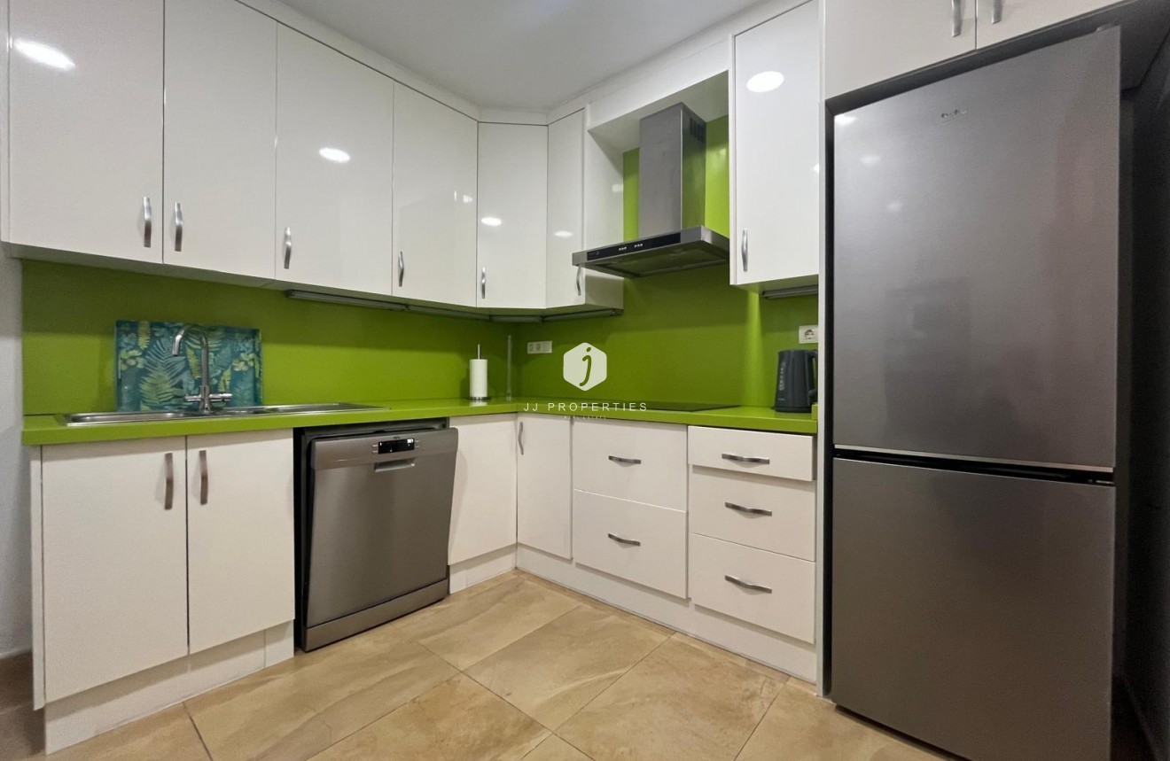 Z drugiej ręki - Mieszkanie w bloku -
Torrevieja - Centro