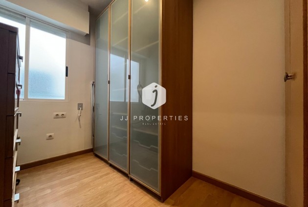 Z drugiej ręki - Mieszkanie w bloku -
Torrevieja - Centro