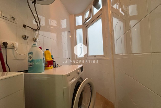 Z drugiej ręki - Mieszkanie w bloku -
Torrevieja - Centro