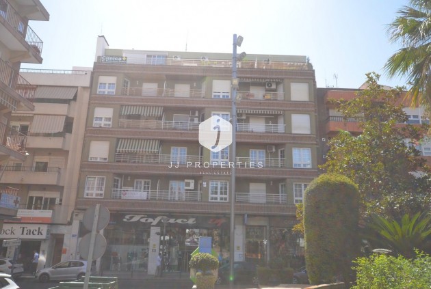 Z drugiej ręki - Mieszkanie w bloku -
Torrevieja - Centro