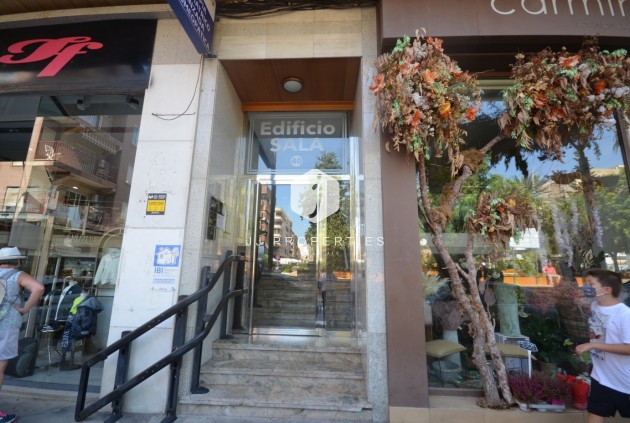 Z drugiej ręki - Mieszkanie w bloku -
Torrevieja - Centro