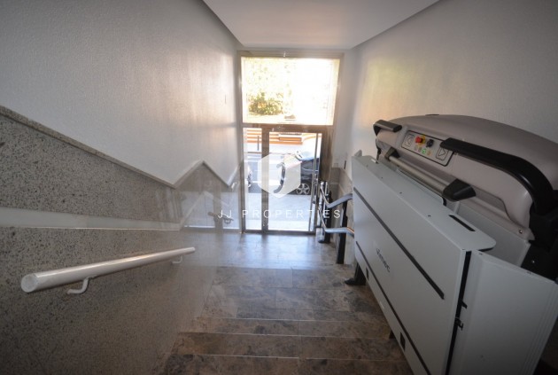 Z drugiej ręki - Mieszkanie w bloku -
Torrevieja - Centro