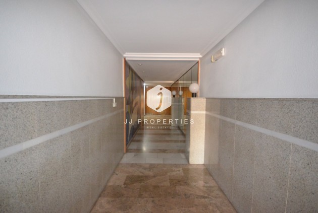 Z drugiej ręki - Mieszkanie w bloku -
Torrevieja - Centro