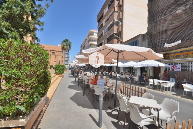 Z drugiej ręki - Mieszkanie w bloku -
Torrevieja - Centro