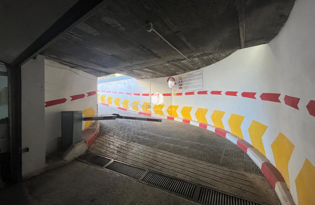 Z drugiej ręki - Mieszkanie w bloku -
Torrevieja - Centro