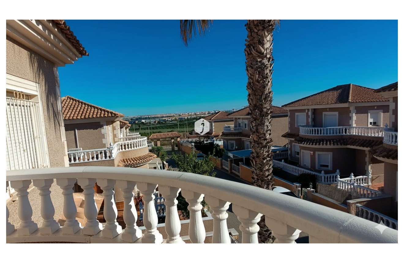 Z drugiej ręki - Villa -
Los Altos - Costa Blanca