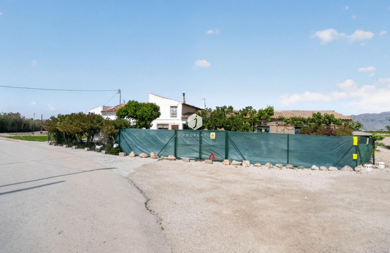 Resale - Country Property -
Orihuela - Desamparados