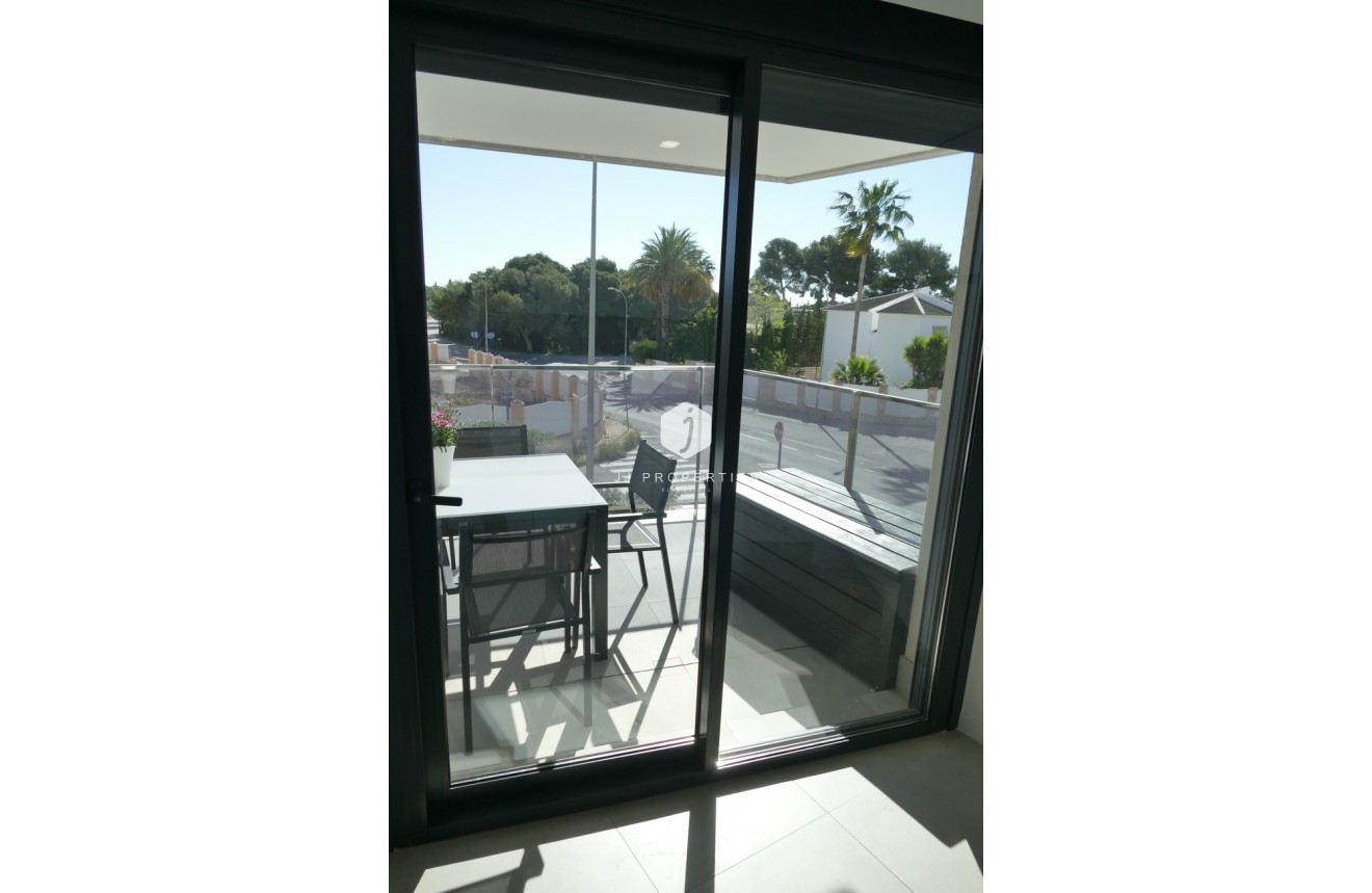 Tweedehands - Appartement / flat -
Dehesa de Campoamor - Costa Blanca