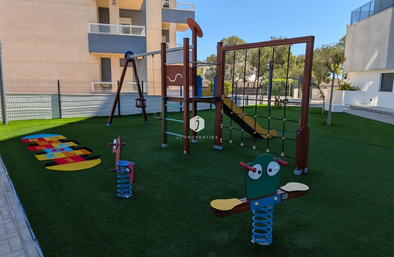 Tweedehands - Appartement / flat -
Dehesa de Campoamor - Costa Blanca