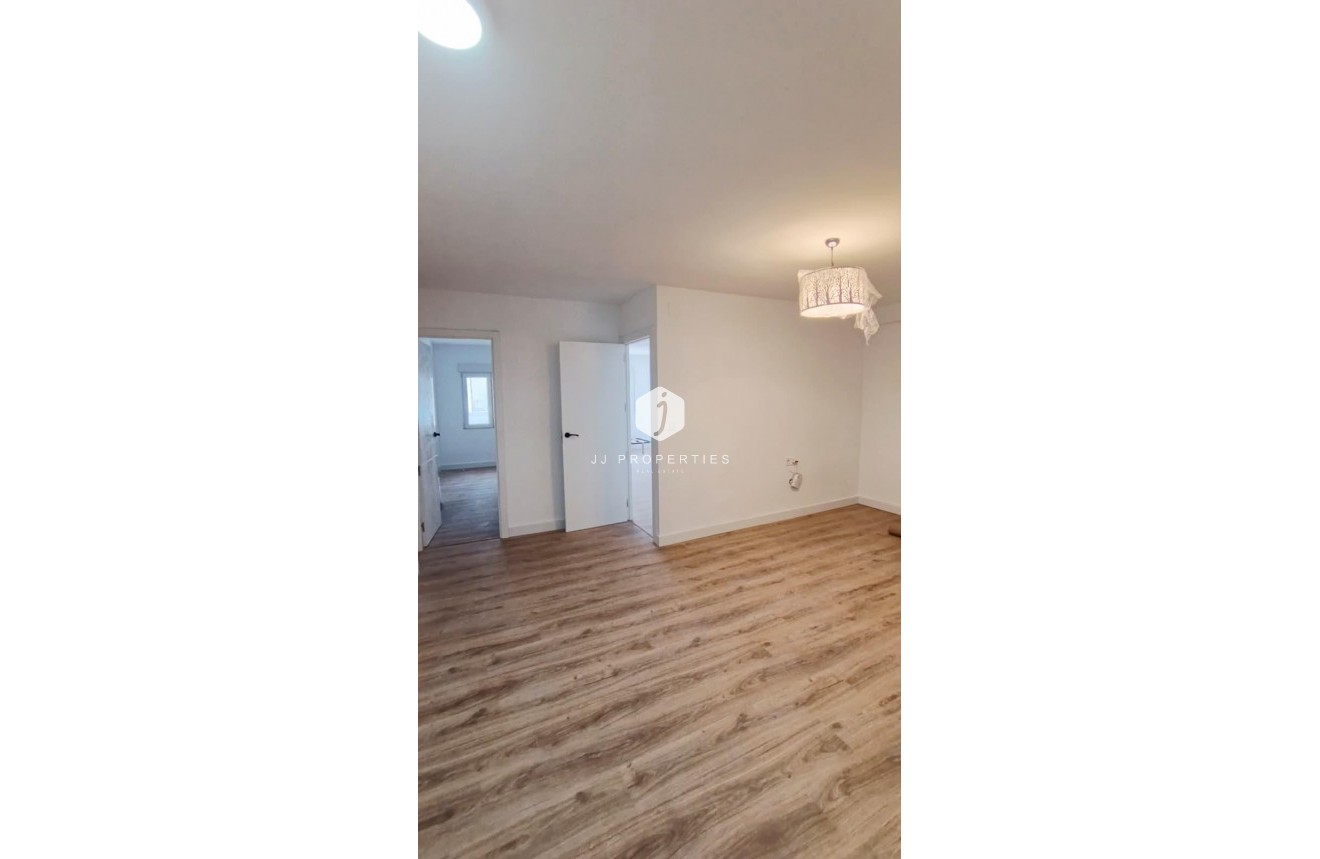 Tweedehands - Appartement / flat -
Torrevieja - Centro