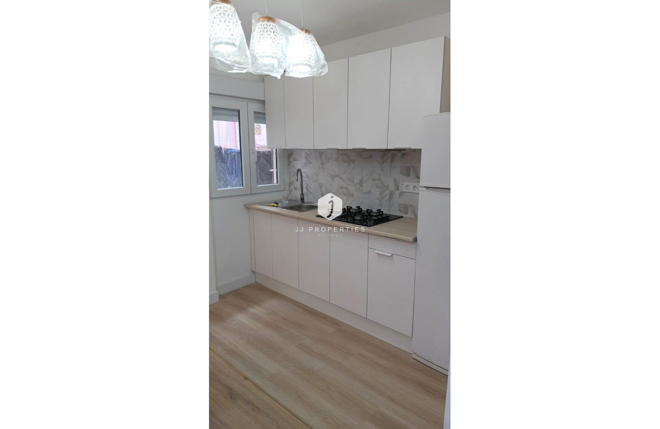 Tweedehands - Appartement / flat -
Torrevieja - Centro