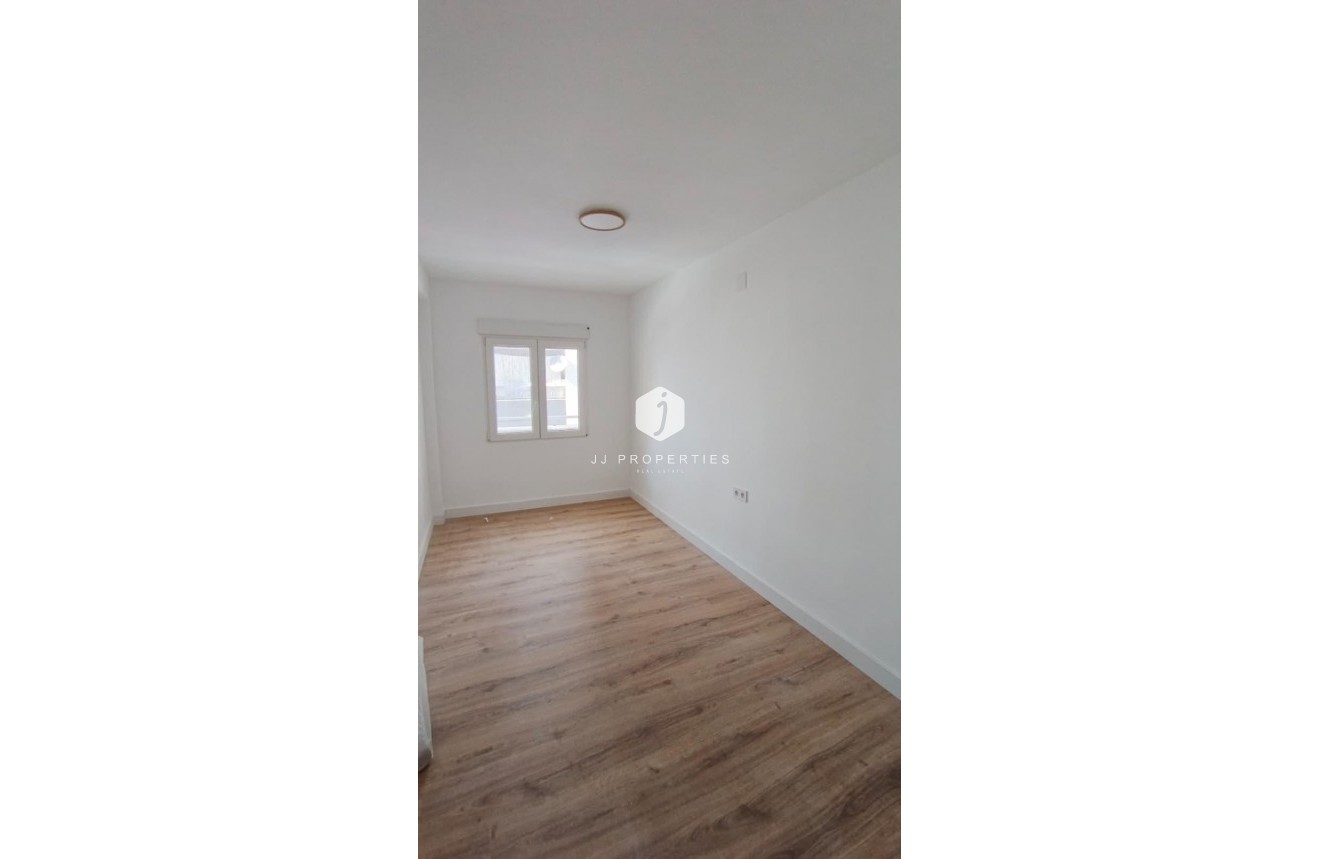 Tweedehands - Appartement / flat -
Torrevieja - Centro