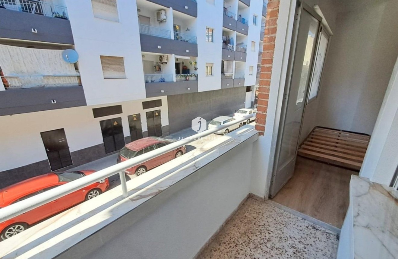 Tweedehands - Appartement / flat -
Torrevieja - Centro
